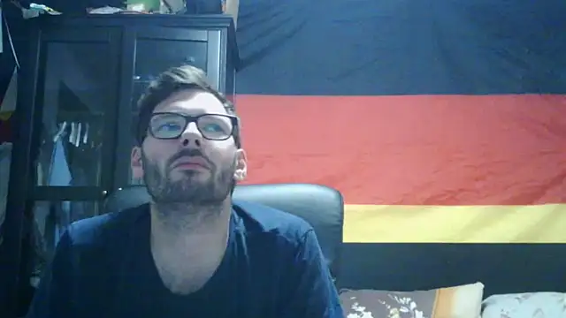 Snapshot of Die-geile-Sau chatting on June 15, 7:35 pm Die-geile-Sau online show from June 15, 7:35 pm