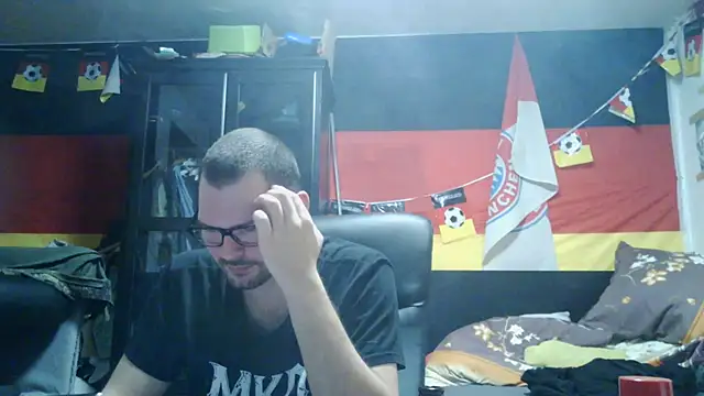 Snapshot of Die-geile-Sau chatting on January 12, 9:20 pm Die-geile-Sau online show from January 12, 9:20 pm