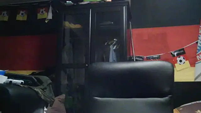 Snapshot of Die-geile-Sau chatting on January 31, 10:08 pm Die-geile-Sau online show from January 31, 10:08 pm