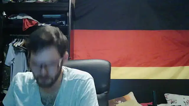 Snapshot of Die-geile-Sau chatting on June 25, 8:25 pm Die-geile-Sau online show from June 25, 8:25 pm