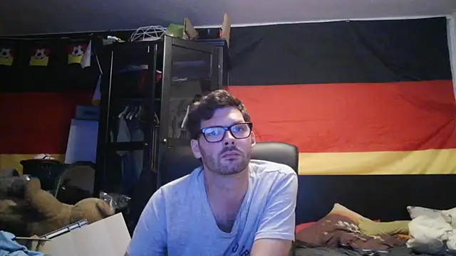 Snapshot of Die-geile-Sau chatting on July 1, 8:31 pm Die-geile-Sau online show from July 1, 8:31 pm