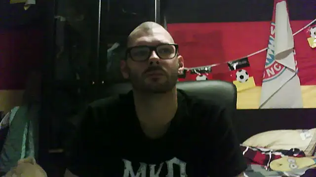 Snapshot of Die-geile-Sau chatting on November 28, 8:20 pm Die-geile-Sau online show from November 28, 8:20 pm