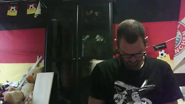 Snapshot of Die-geile-Sau chatting on October 19, 3:15 pm Die-geile-Sau online show from October 19, 3:15 pm