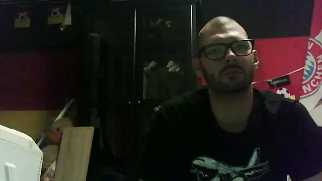 Snapshot of Die-geile-Sau chatting on October 28, 9:03 pm Die-geile-Sau online show from October 28, 9:03 pm