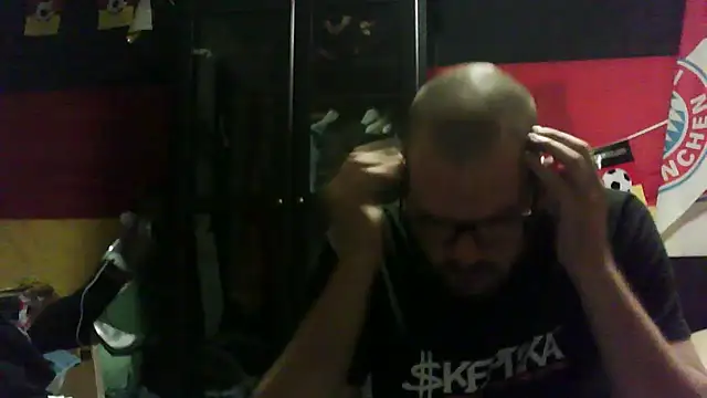 Snapshot of Die-geile-Sau chatting on September 23, 7:54 pm Die-geile-Sau online show from September 23, 7:54 pm