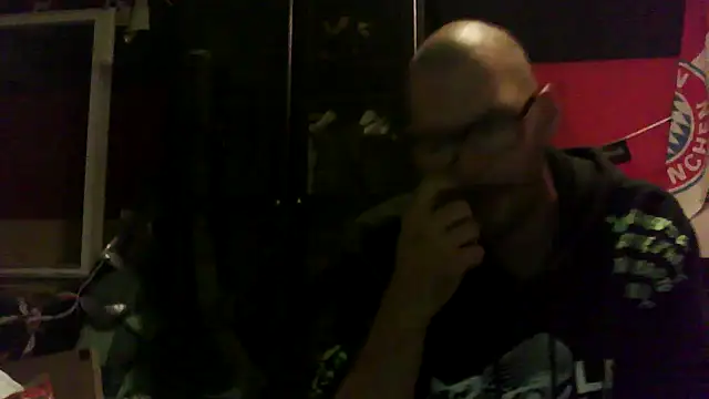 Snapshot of Die-geile-Sau chatting on September 13, 7:58 pm Die-geile-Sau online show from September 13, 7:58 pm