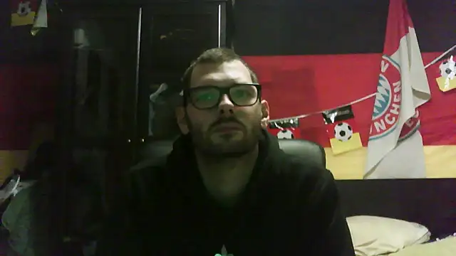 Snapshot of Die-geile-Sau chatting on November 23, 7:46 pm Die-geile-Sau online show from November 23, 7:46 pm