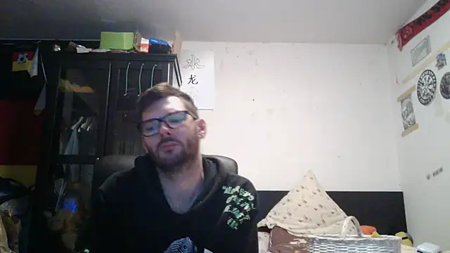 Snapshot of Die-geile-Sau chatting on May 9, 8:34 pm Die-geile-Sau online show from May 9, 8:34 pm