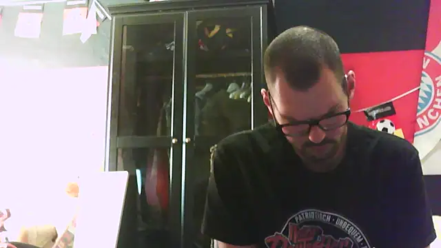 Snapshot of Die-geile-Sau chatting on October 16, 12:24 pm Die-geile-Sau online show from October 16, 12:24 pm