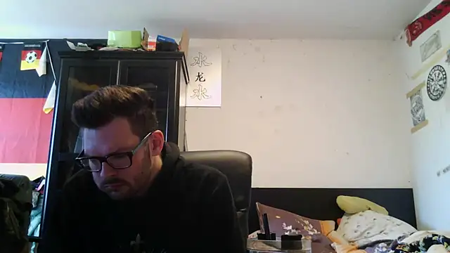 Snapshot of Die-geile-Sau chatting on April 28, 1:59 pm Die-geile-Sau online show from April 28, 1:59 pm