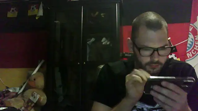 Snapshot of Die-geile-Sau chatting on October 2, 7:28 pm Die-geile-Sau online show from October 2, 7:28 pm