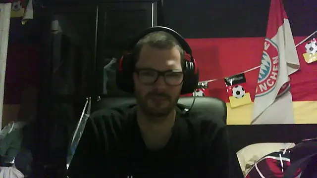 Snapshot of Die-geile-Sau chatting on November 16, 9:41 pm Die-geile-Sau online show from November 16, 9:41 pm