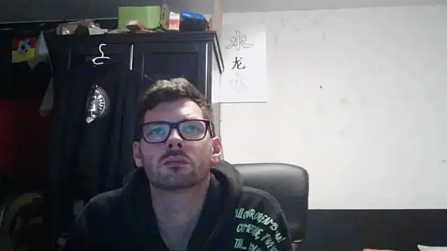 Snapshot of Die-geile-Sau chatting on May 17, 7:36 pm Die-geile-Sau online show from May 17, 7:36 pm