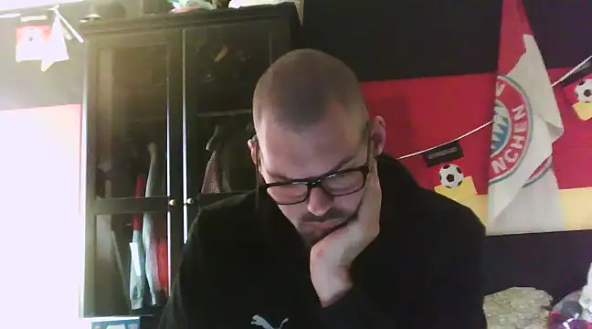 Snapshot of Die-geile-Sau chatting on March 16, 12:00 pm Die-geile-Sau online show from March 16, 12:00 pm