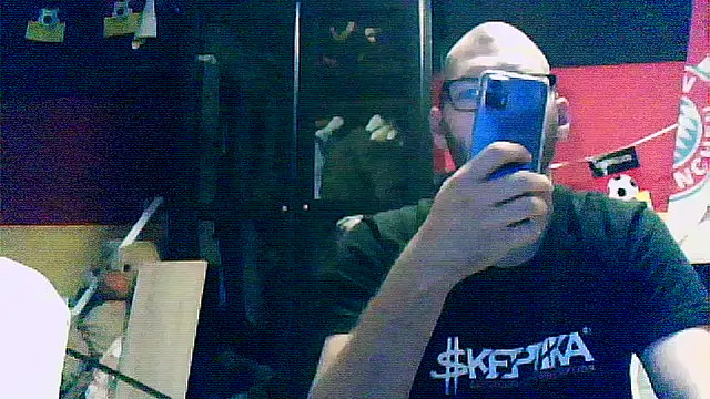 Snapshot of Die-geile-Sau chatting on October 25, 8:20 pm Die-geile-Sau online show from October 25, 8:20 pm