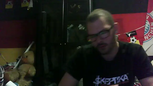 Snapshot of Die-geile-Sau chatting on October 1, 8:46 pm Die-geile-Sau online show from October 1, 8:46 pm