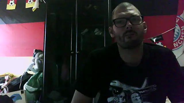 Snapshot of Die-geile-Sau chatting on September 27, 3:07 pm Die-geile-Sau online show from September 27, 3:07 pm