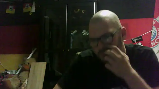 Snapshot of Die-geile-Sau chatting on October 23, 7:12 pm Die-geile-Sau online show from October 23, 7:12 pm