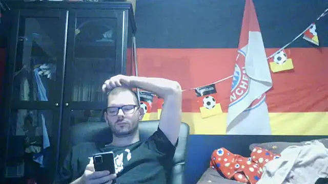 Snapshot of Die-geile-Sau chatting on January 13, 8:24 pm Die-geile-Sau online show from January 13, 8:24 pm