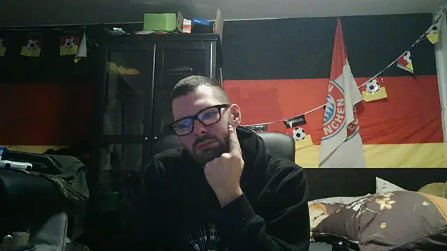 Snapshot of Die-geile-Sau chatting on February 5, 9:32 pm Die-geile-Sau online show from February 5, 9:32 pm