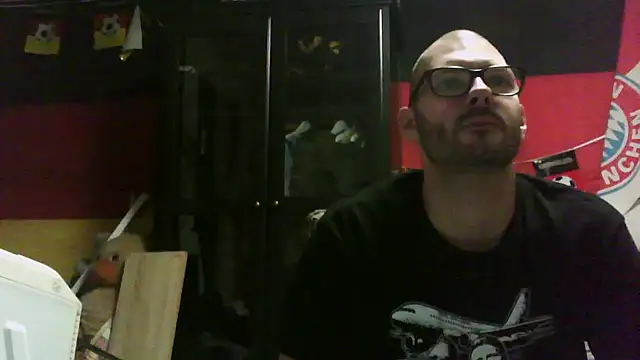 Snapshot of Die-geile-Sau chatting on October 26, 8:09 pm Die-geile-Sau online show from October 26, 8:09 pm