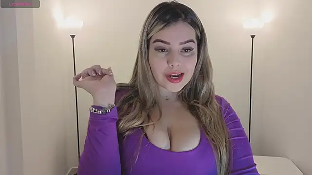 camiilaa1 online show from January 11, 9:44 pm