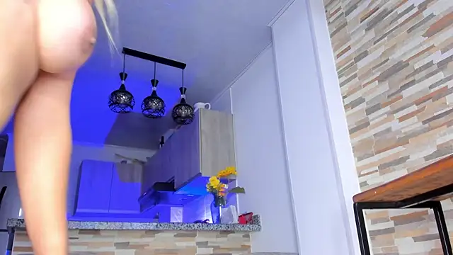 Snapshot of Vanesa_novvoa chatting on February 27, 12:14 am Vanesa novvoa online show from February 27, 12:14 am