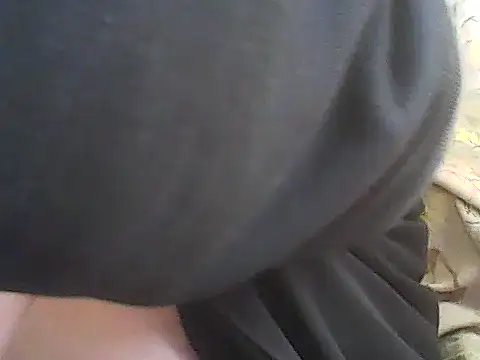 Snapshot of deluxpussy chatting on October 12, 9:32 am deluxpussy online show from October 12, 9:32 am