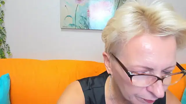 iamyourdream89 online show from October 17, 12:51 pm