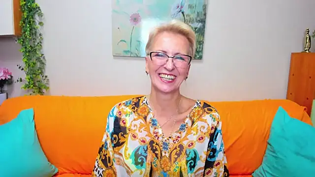 iamyourdream89 online show from October 6, 1:34 pm