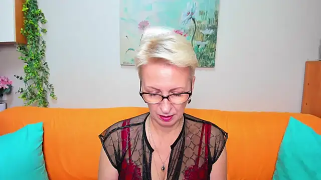 iamyourdream89 online show from November 18, 12:30 pm