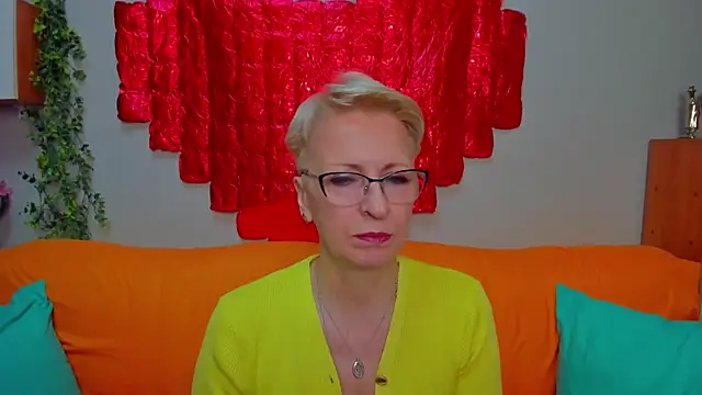 iamyourdream89 online show from March 5, 1:30 pm