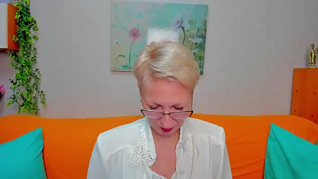 iamyourdream89 online show from February 5, 2:02 pm