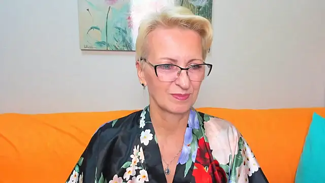 iamyourdream89 online show from September 12, 5:56 pm