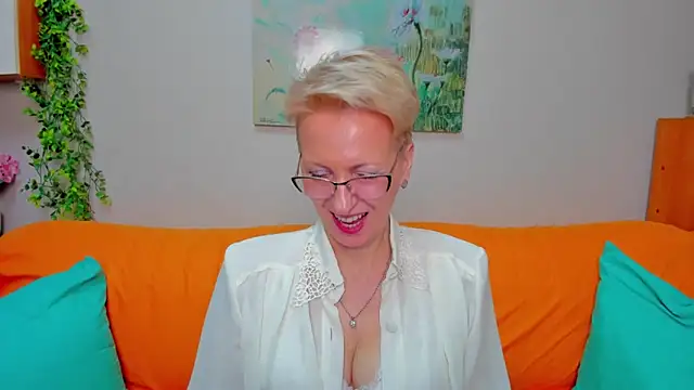 iamyourdream89 online show from April 19, 8:59 am