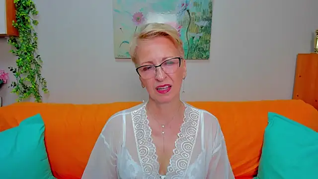 iamyourdream89 online show from May 22, 8:45 am