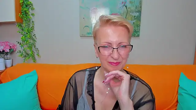 iamyourdream89 online show from May 17, 10:48 am