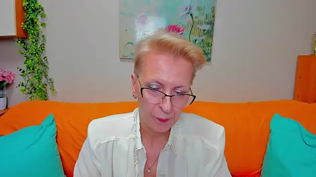 iamyourdream89 online show from April 19, 6:21 pm
