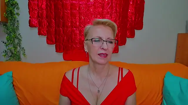 iamyourdream89 online show from March 3, 2:57 pm