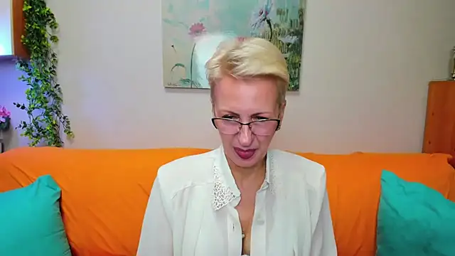 iamyourdream89 online show from November 16, 7:46 am