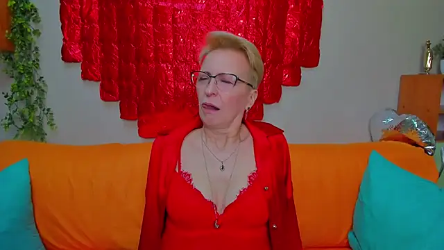 iamyourdream89 online show from February 14, 10:48 am