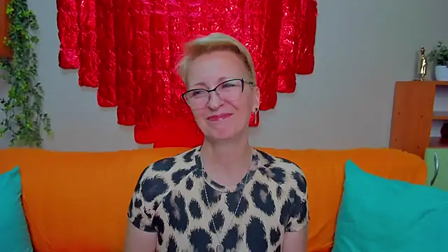 iamyourdream89 online show from February 18, 2:24 pm