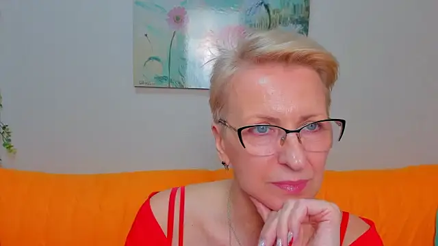 iamyourdream89 online show from April 23, 1:24 pm