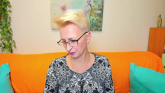 iamyourdream89 online show from November 2, 12:21 pm