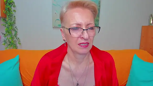 iamyourdream89 online show from April 9, 11:27 am