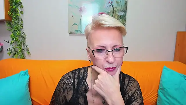 iamyourdream89 online show from December 5, 1:10 pm