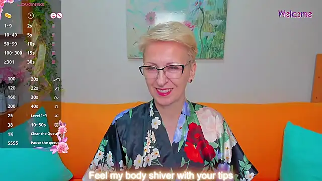 iamyourdream89 online show from May 27, 6:43 am