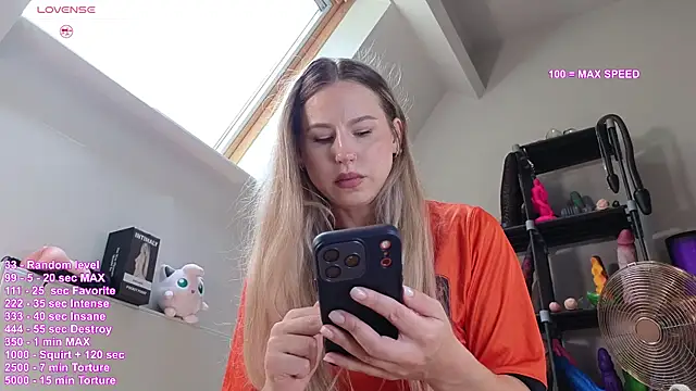 Snapshot of hayleex_x chatting on June 21, 9:37 am hayleex x online show from June 21, 9:37 am