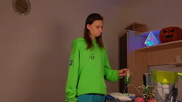 Frank Fraer online show from April 6, 8:21 pm