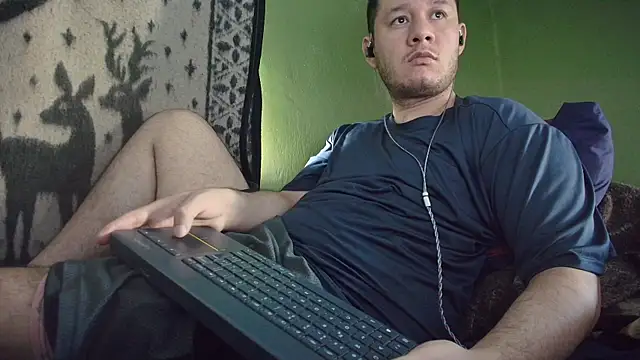 sweet cock28 online show from May 24, 2:06 pm